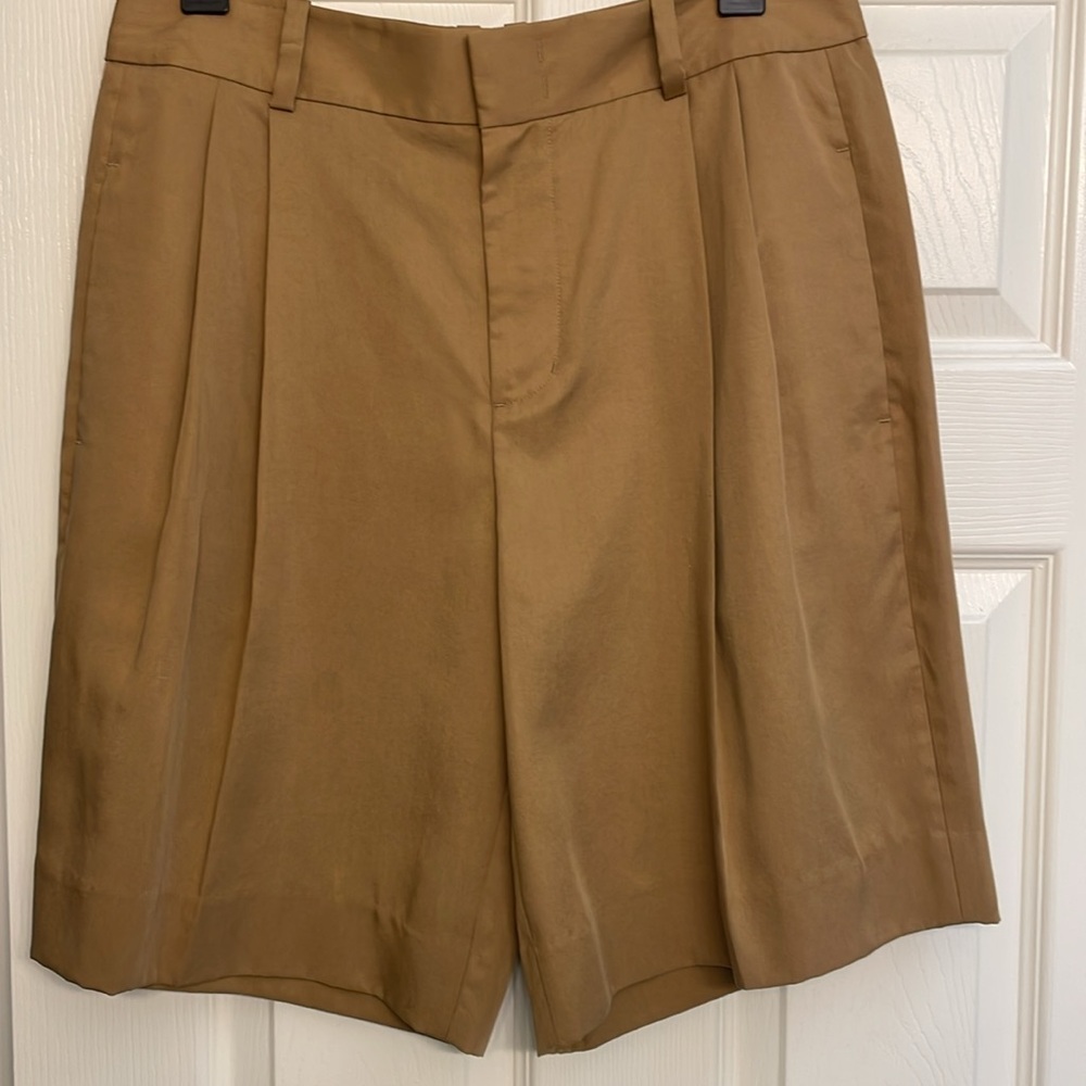 NWT VINCE pleated Bermuda shorts size 8